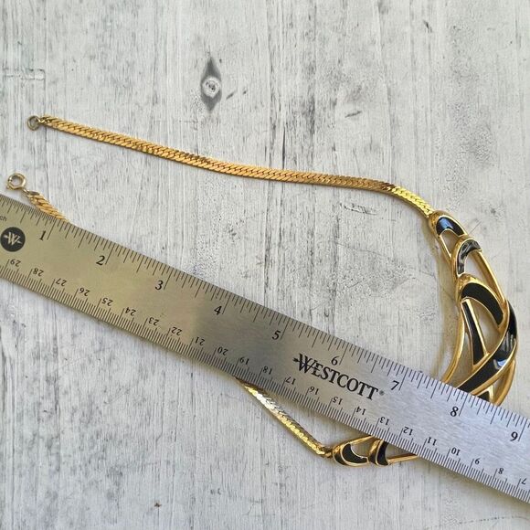 Trifari gold tone and black bib necklace - Picture 8 of 12